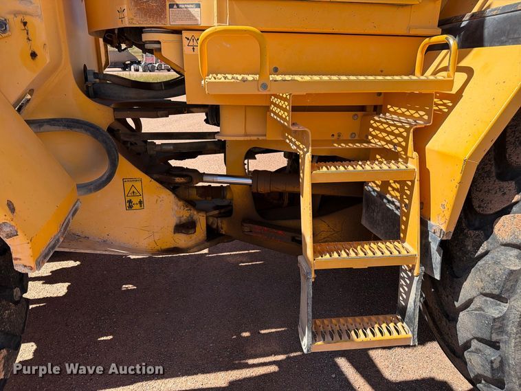 image for item FM7672 Volvo L120C wheel loader