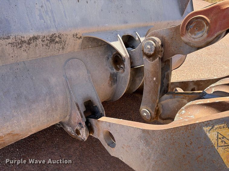 image for item FM7672 Volvo L120C wheel loader