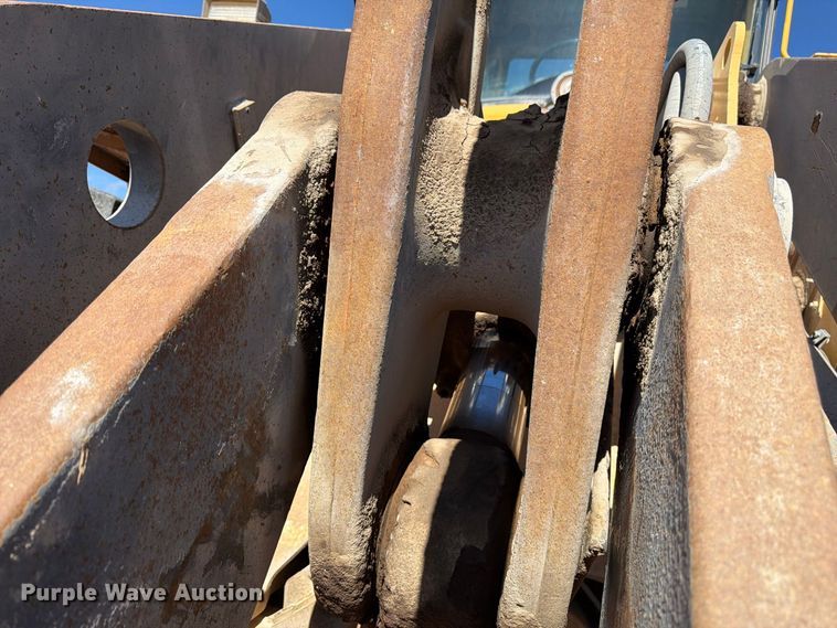 image for item FM7672 Volvo L120C wheel loader