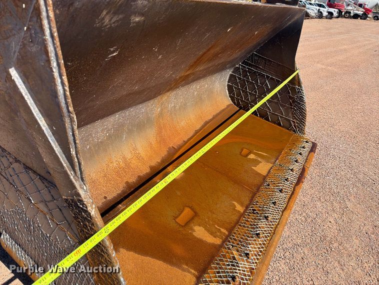 image for item FM7672 Volvo L120C wheel loader