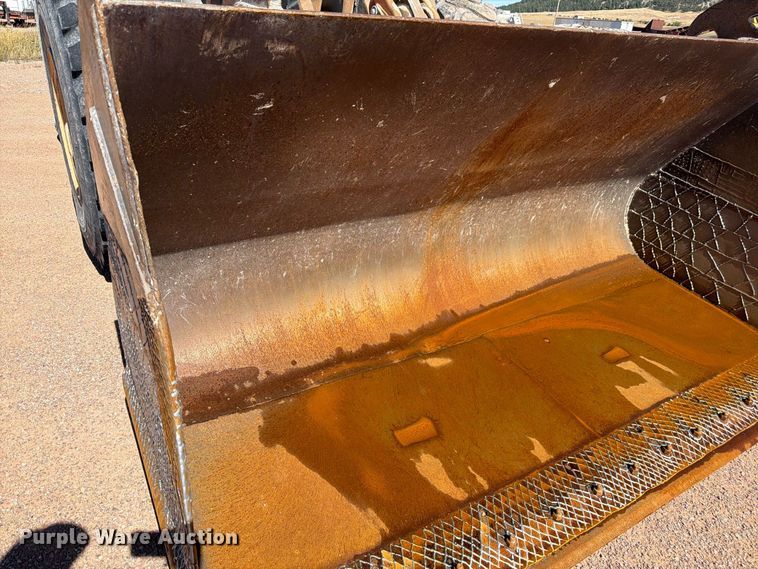image for item FM7672 Volvo L120C wheel loader