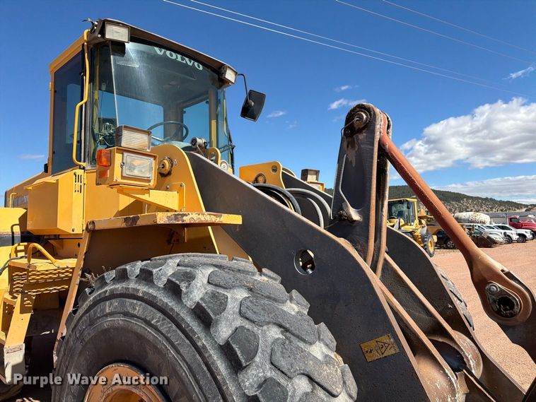 image for item FM7672 Volvo L120C wheel loader