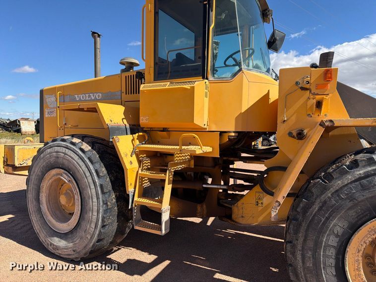 image for item FM7672 Volvo L120C wheel loader