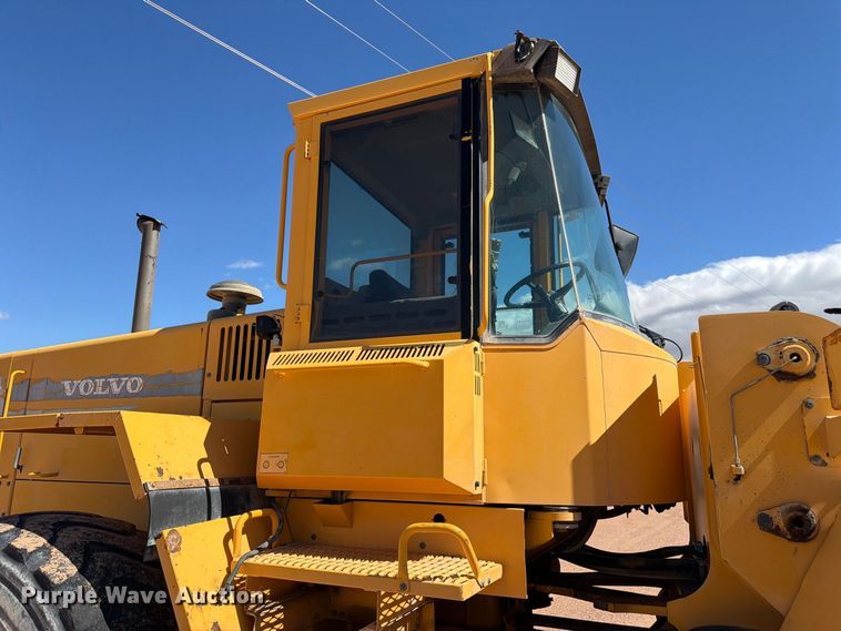 image for item FM7672 Volvo L120C wheel loader