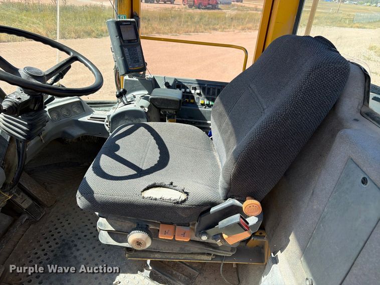 image for item FM7672 Volvo L120C wheel loader