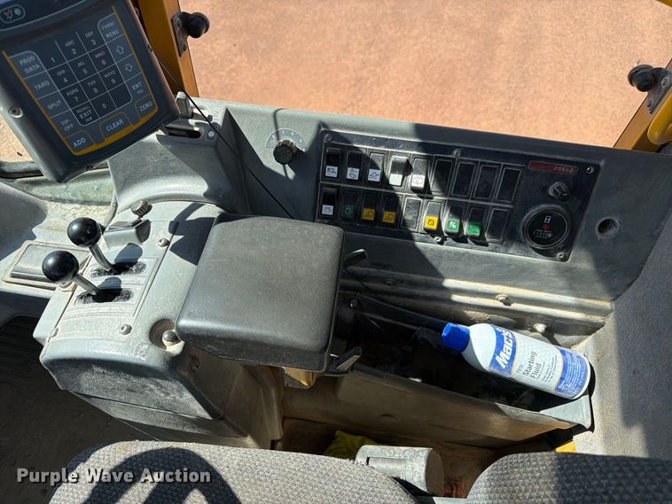 image for item FM7672 Volvo L120C wheel loader