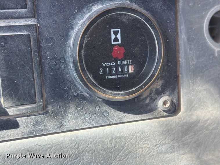 image for item FM7672 Volvo L120C wheel loader