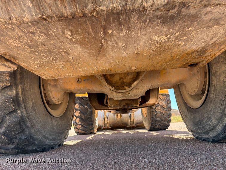 image for item FM7672 Volvo L120C wheel loader