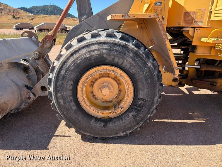 image for item FM7672 Volvo L120C wheel loader