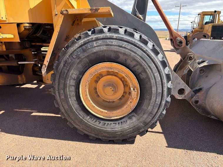 image for item FM7672 Volvo L120C wheel loader