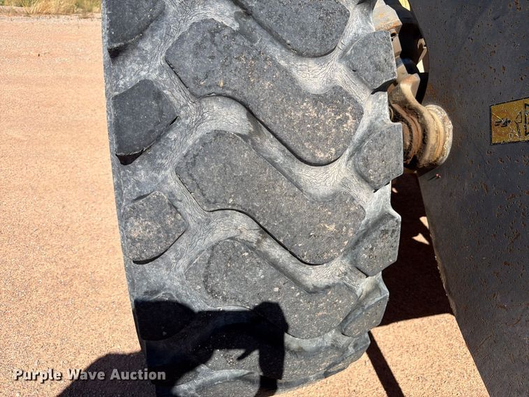 image for item FM7672 Volvo L120C wheel loader