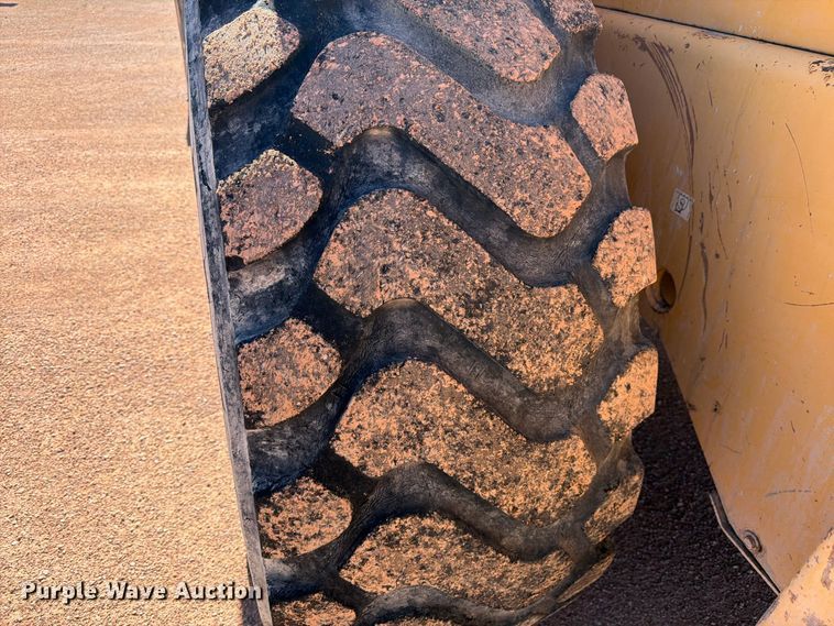 image for item FM7672 Volvo L120C wheel loader