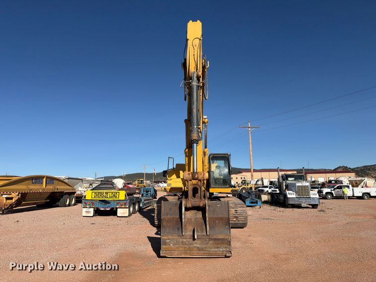 image for item FM7681 2005 John Deere 450C LC excavator