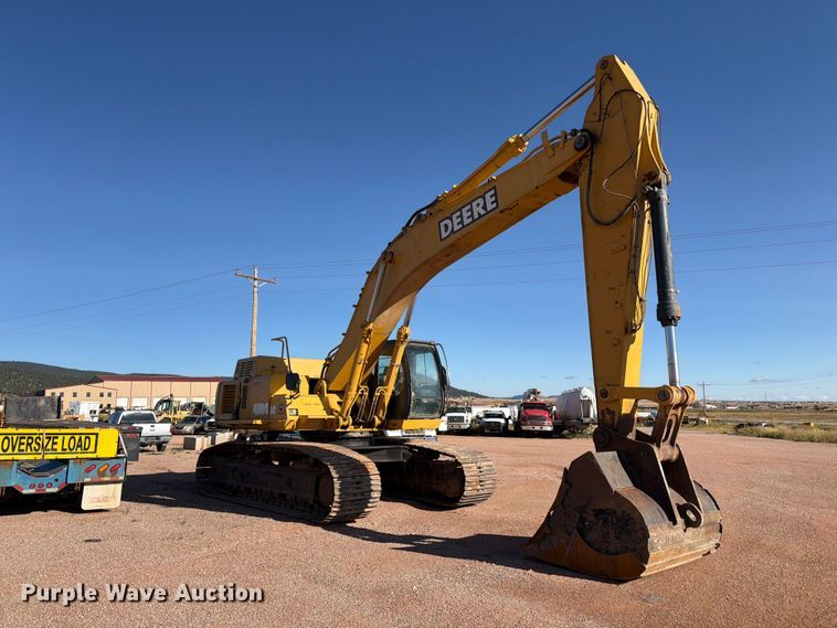 image for item FM7681 2005 John Deere 450C LC excavator