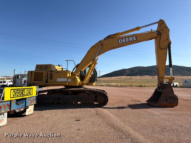 image for item FM7681 2005 John Deere 450C LC excavator