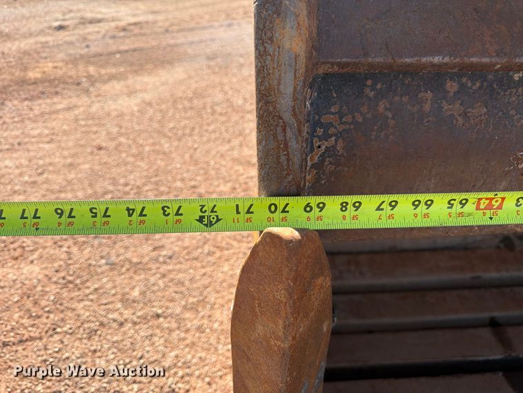 image for item FM7681 2005 John Deere 450C LC excavator