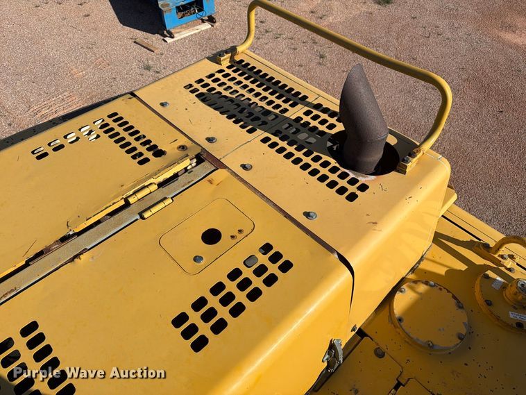 image for item FM7681 2005 John Deere 450C LC excavator
