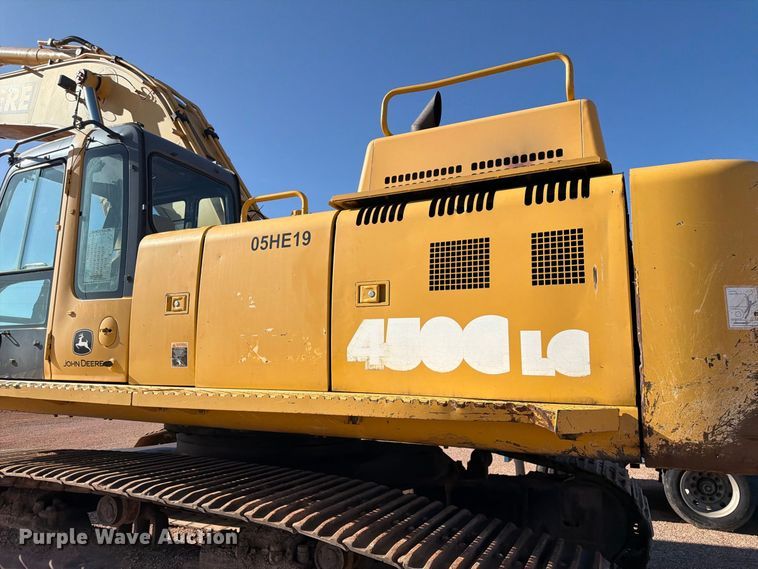 image for item FM7681 2005 John Deere 450C LC excavator