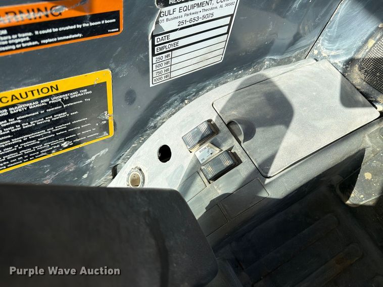 image for item FM7681 2005 John Deere 450C LC excavator