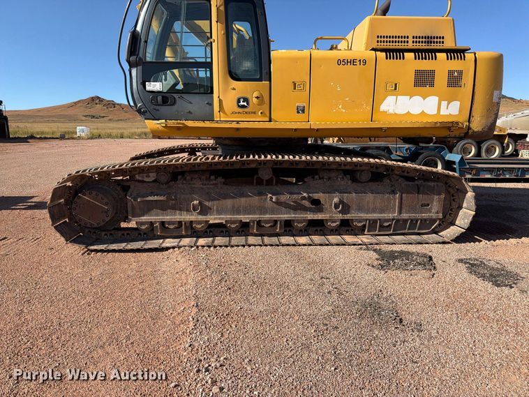 image for item FM7681 2005 John Deere 450C LC excavator