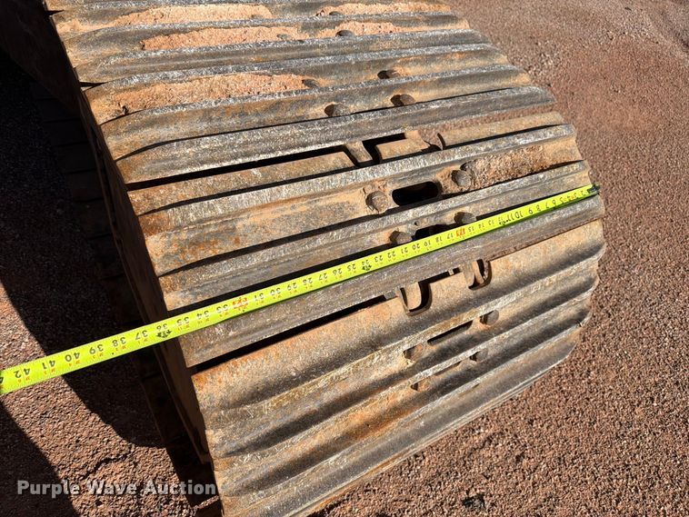 image for item FM7681 2005 John Deere 450C LC excavator