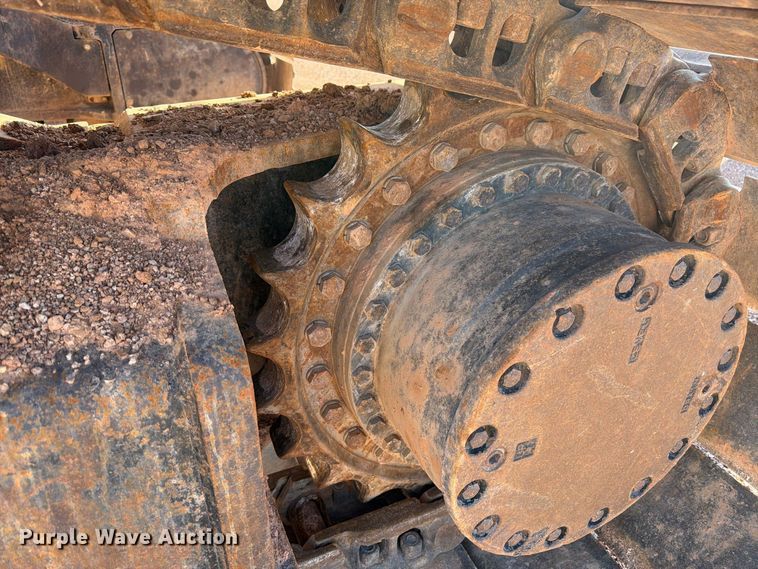 image for item FM7681 2005 John Deere 450C LC excavator