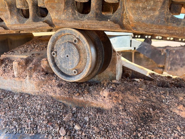 image for item FM7681 2005 John Deere 450C LC excavator