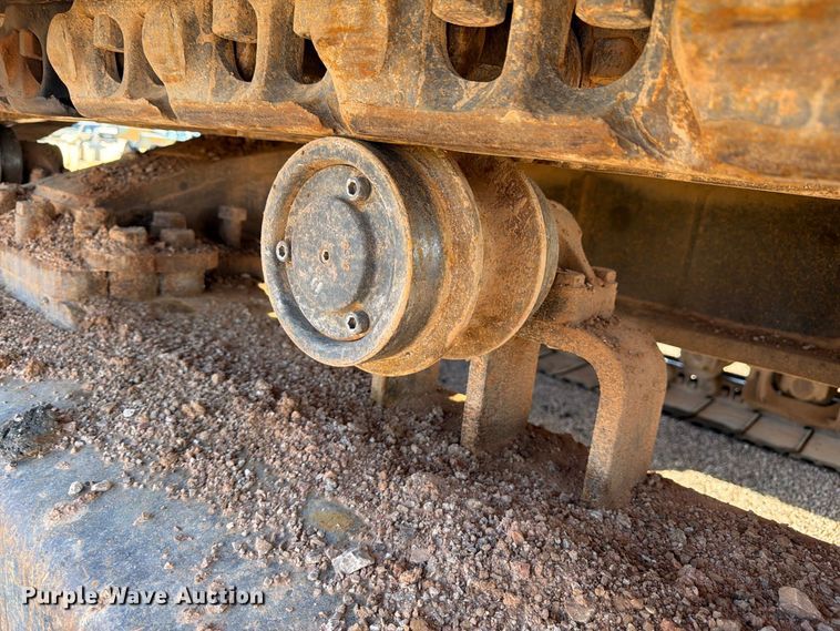 image for item FM7681 2005 John Deere 450C LC excavator