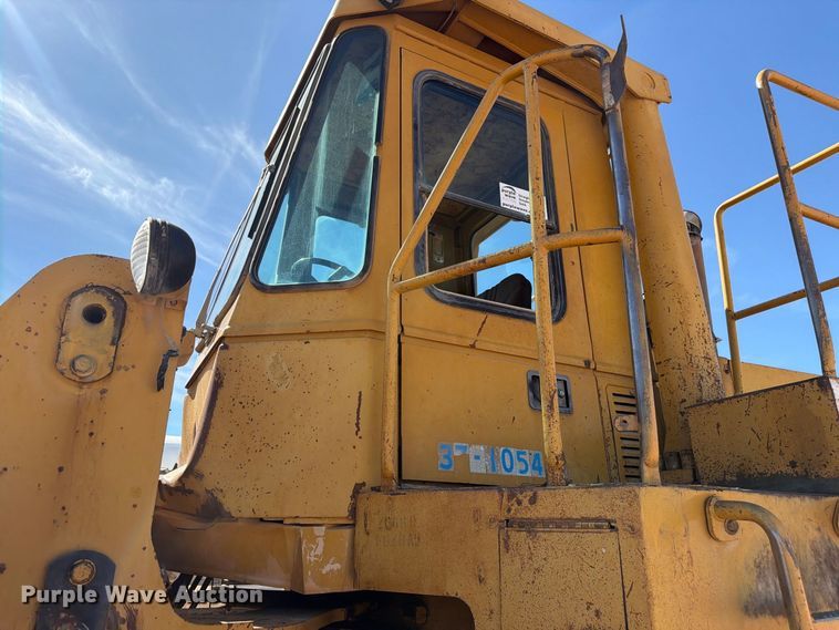 image for item FM7684 1980 Caterpillar 966D wheel loader