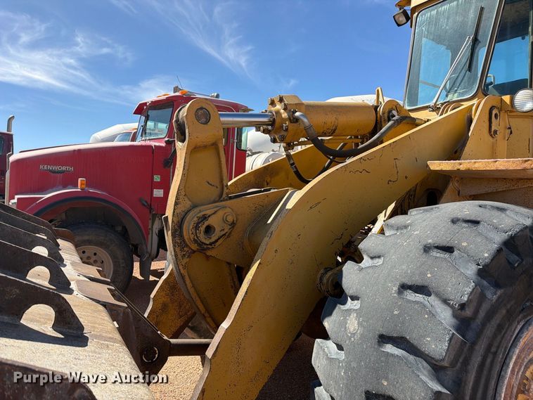 image for item FM7684 1980 Caterpillar 966D wheel loader