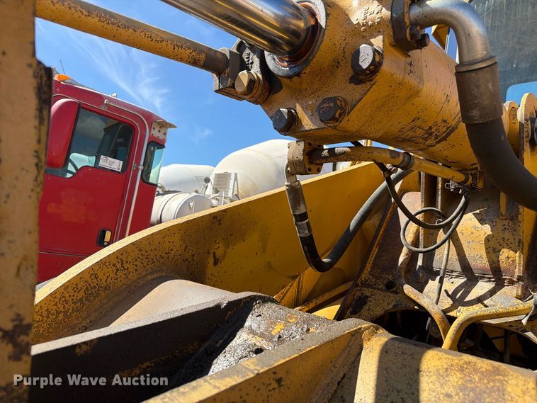 image for item FM7684 1980 Caterpillar 966D wheel loader