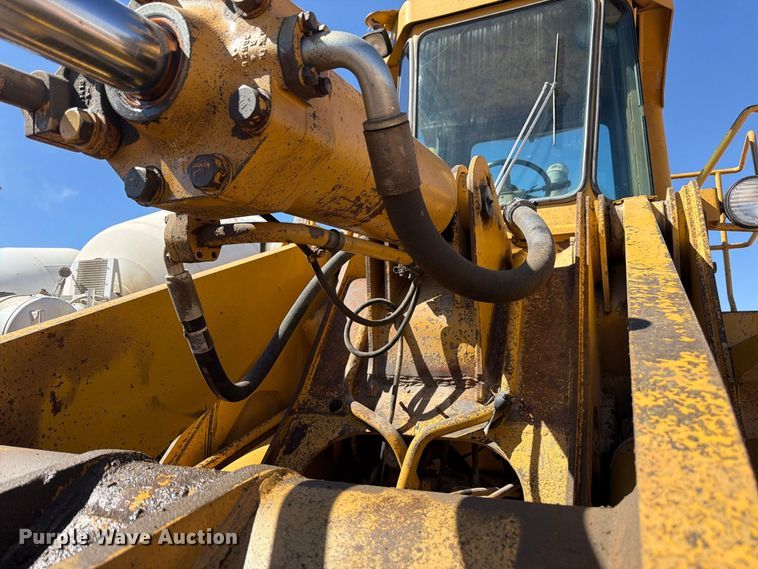 image for item FM7684 1980 Caterpillar 966D wheel loader