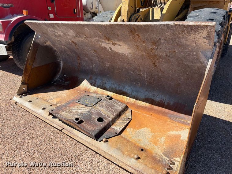 image for item FM7684 1980 Caterpillar 966D wheel loader