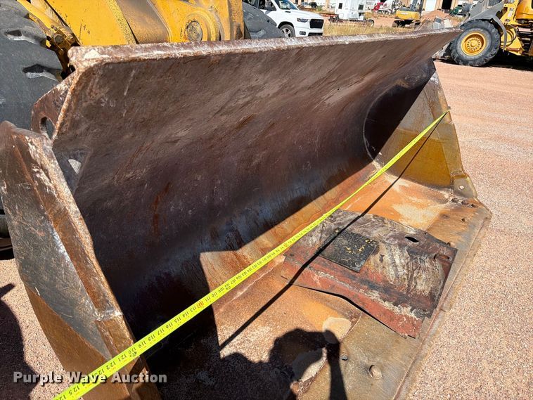 image for item FM7684 1980 Caterpillar 966D wheel loader