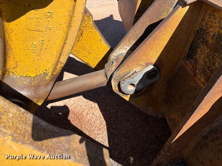 image for item FM7684 1980 Caterpillar 966D wheel loader