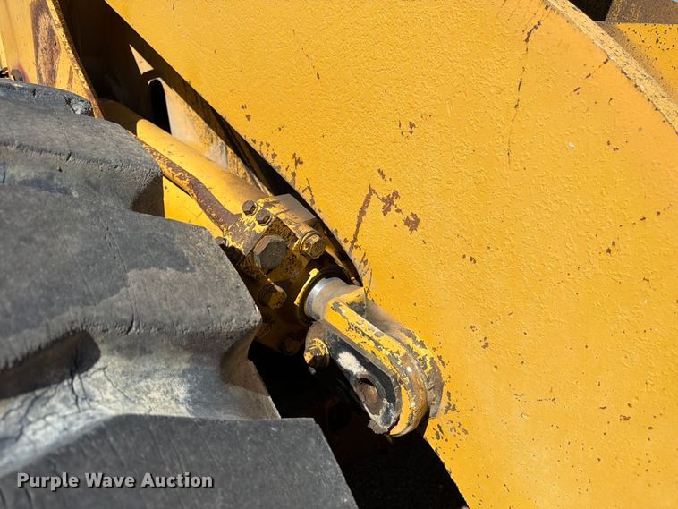 image for item FM7684 1980 Caterpillar 966D wheel loader