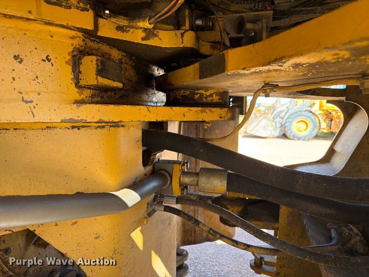 image for item FM7684 1980 Caterpillar 966D wheel loader