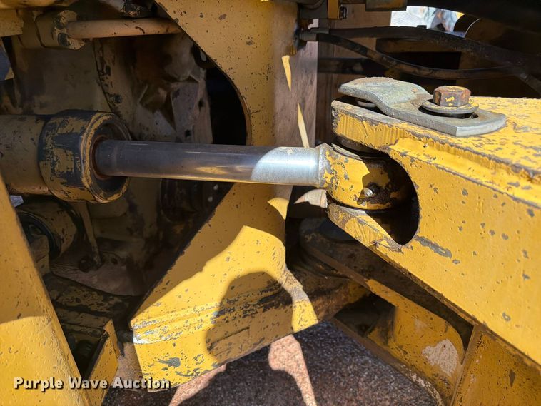 image for item FM7684 1980 Caterpillar 966D wheel loader