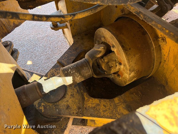 image for item FM7684 1980 Caterpillar 966D wheel loader
