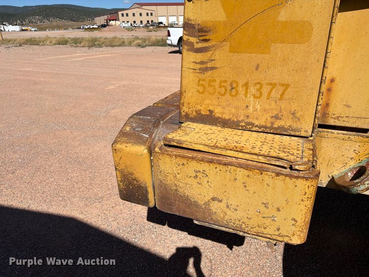 image for item FM7684 1980 Caterpillar 966D wheel loader