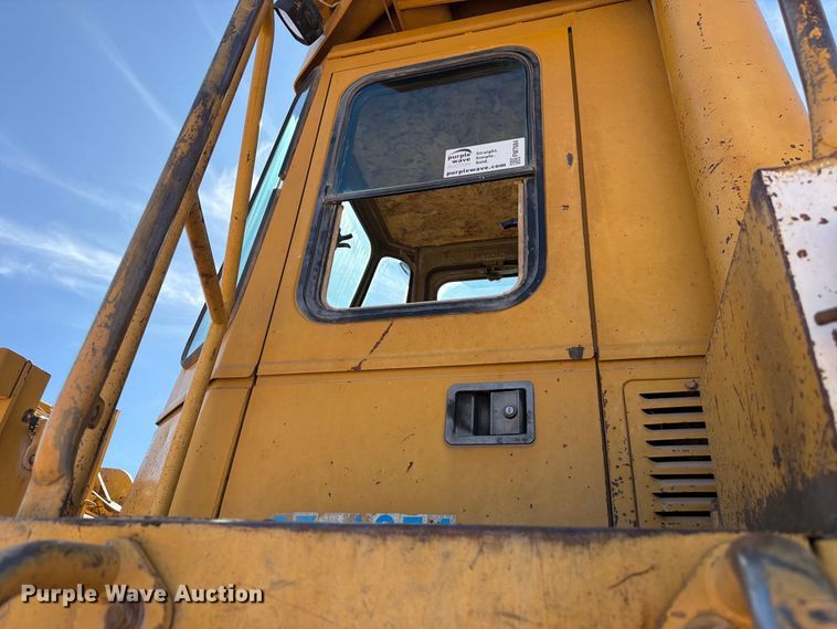 image for item FM7684 1980 Caterpillar 966D wheel loader