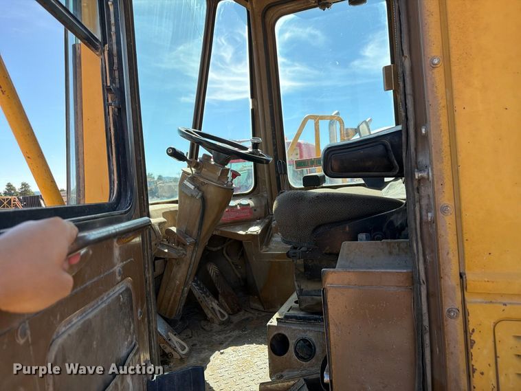 image for item FM7684 1980 Caterpillar 966D wheel loader