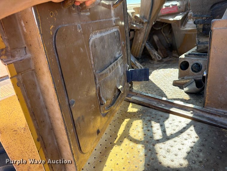 image for item FM7684 1980 Caterpillar 966D wheel loader