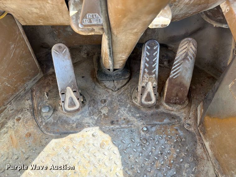image for item FM7684 1980 Caterpillar 966D wheel loader