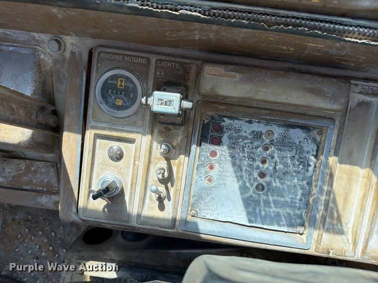 image for item FM7684 1980 Caterpillar 966D wheel loader