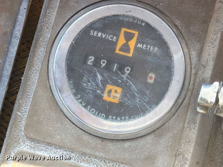 image for item FM7684 1980 Caterpillar 966D wheel loader