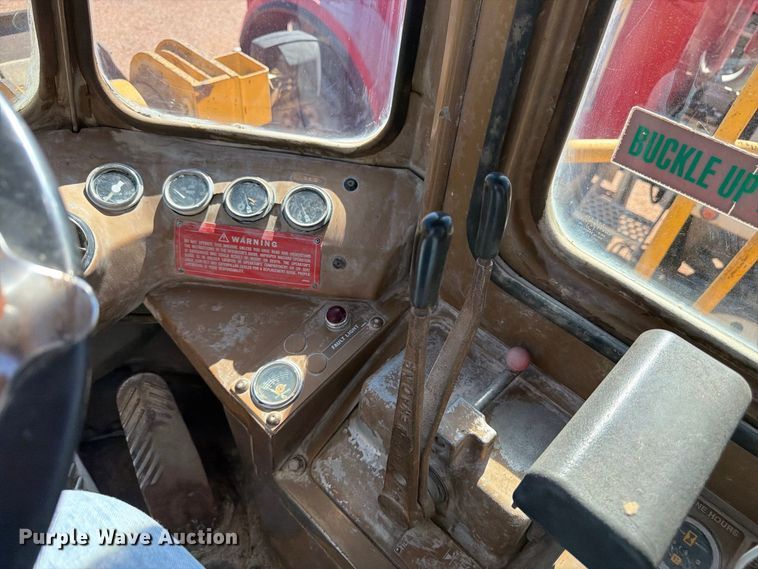 image for item FM7684 1980 Caterpillar 966D wheel loader