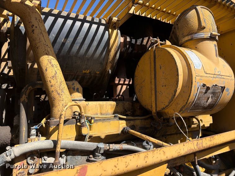 image for item FM7684 1980 Caterpillar 966D wheel loader
