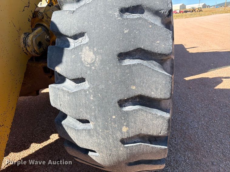 image for item FM7684 1980 Caterpillar 966D wheel loader