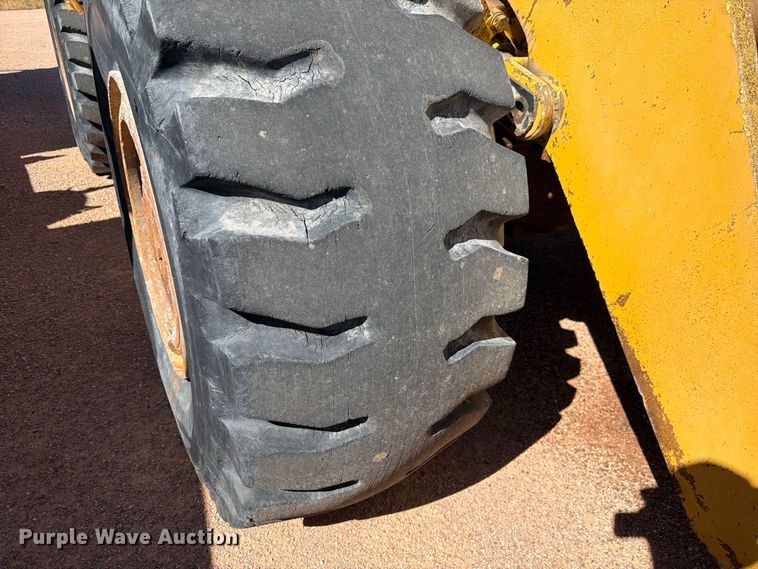 image for item FM7684 1980 Caterpillar 966D wheel loader